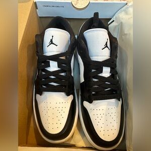 NEW Jordan 1 Black and White Sneakers